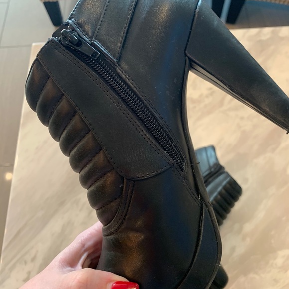 GUESS BLACK 4 INCH HEEL BOOT WOMENS 9 1/2 - Picture 6 of 7